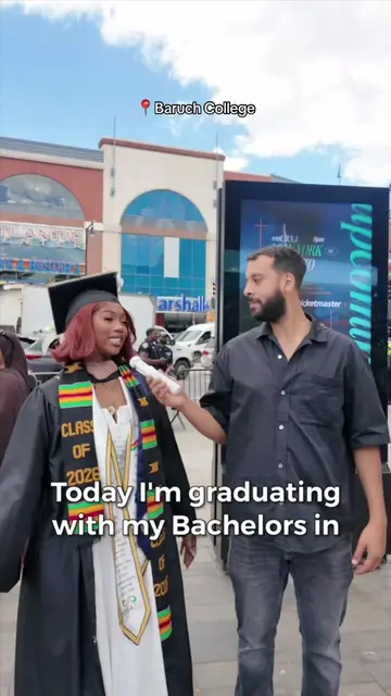 She earned her BBA in Marketing Management and is chasing a career in advertisin