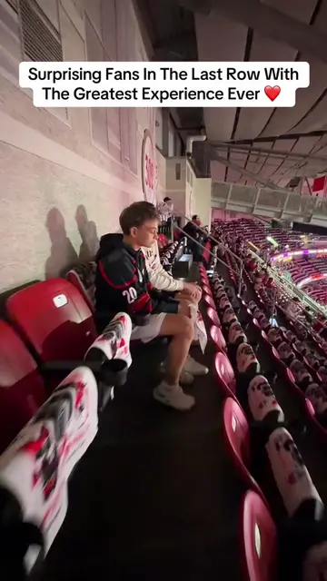 @Omar Raja surprised these fans in the last row with a chance to high-five the t