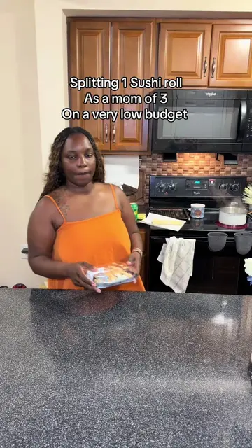 Something different for dinner 🤭🍱 #lowbudgetmeal #cookwithme #budgetmoms 