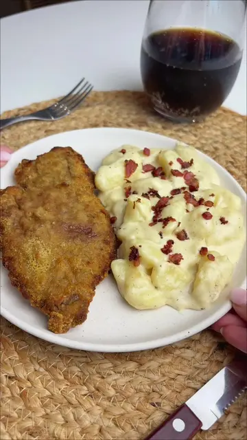 Ñoquis de papa con salsa de queso y panceta + milanesas de @MILANESAS Y CONGELAD