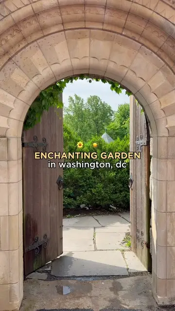 This beautiful and peaceful garden is an oasis in the city. Enjoy the serene amb