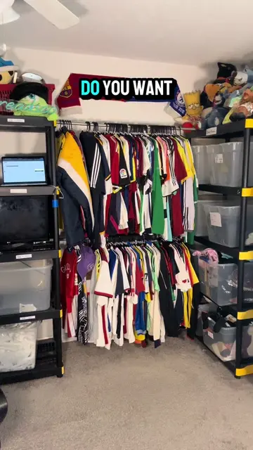 How to Thrift a Vintage Clothing Bale😱 #thrifting #vintageclothing #wholesale #