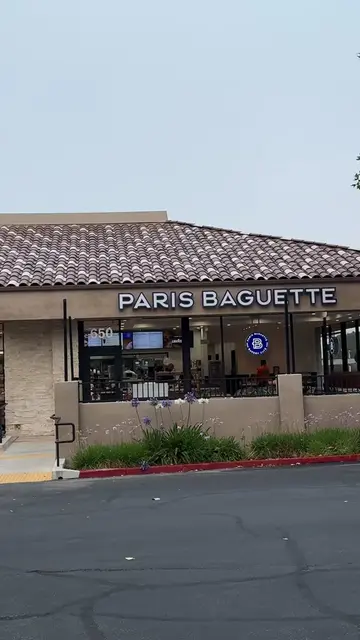 Paris Baguette has officially landed in Thousand Oaks 🥐☕️ Despite the name, Par