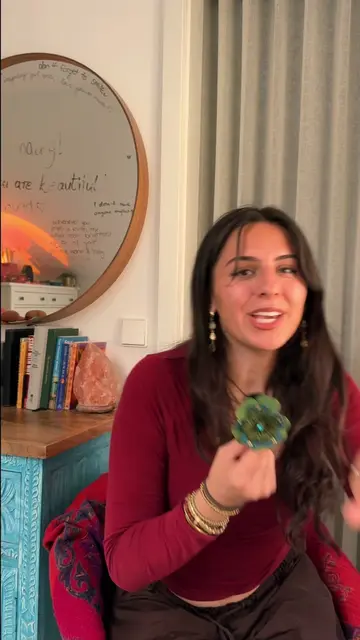 your brain isn't thinking. it's just counting. 🧠 the illusory truth effect is w