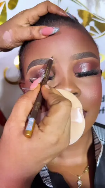One slot left  Accra makeup training 22-26th June  450ghc for beginners  550ghc 