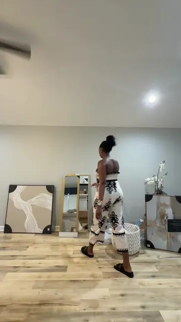 Everybody sees the finished Airbnb. Nobody sees the chaos behind it. 😭✈️ Day 2 