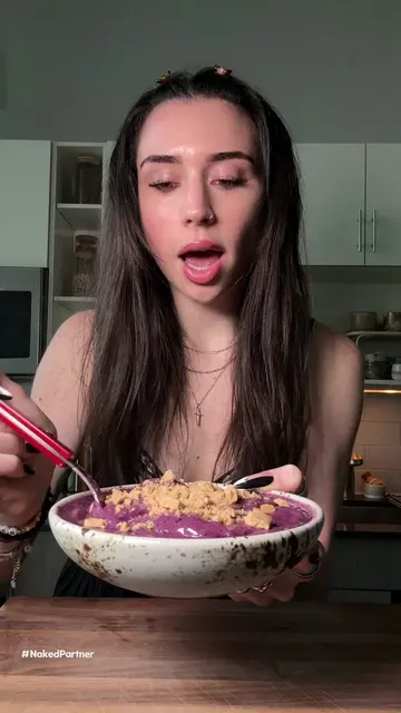 Blueberry cheesecake protein smoothie bowl! I will be making these all summer. A