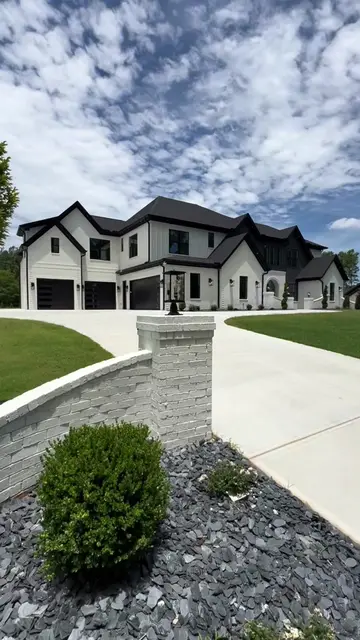 5 Bedrooms | 6 Bathrooms | 7,300 sq ft 📍 Gwinnett County, GA New Construction T