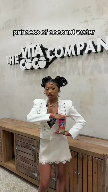 first person to sing the lyrics correctly @itsmstrim #vitacoco #coconutwater #tr