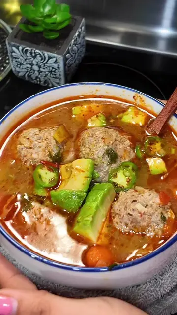 🍲🥩 Caldo de Albóndigas 🤤✨ It was raining today, so I was craving a warm bowl 