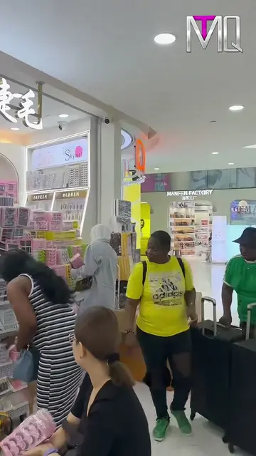 Joy and Blessing are in the building! 🔥 They just landed and brought all their 