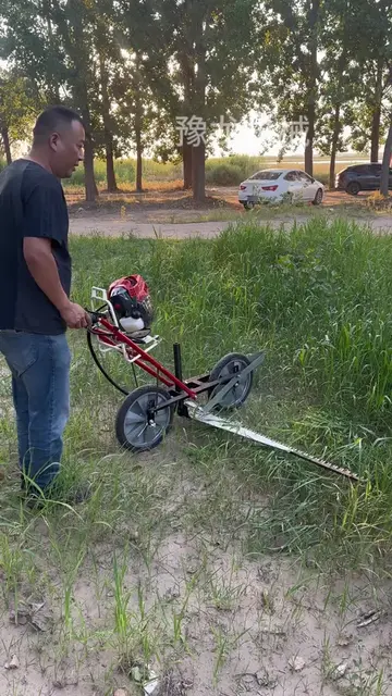 Lawn mower#Lawn Mower #Gardening Tools #Road Maintenance #Herbal Crop Cutter