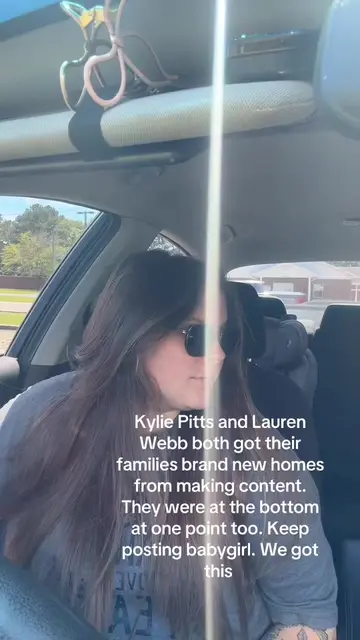 We are all just trying to get in the groove of things. #kyliepitts #laurenwebb #