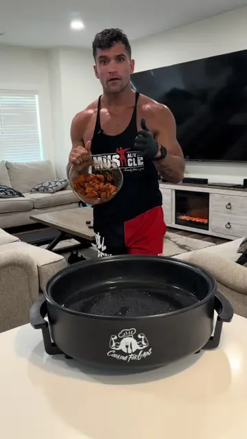 🌯 Raising Cane’s Chicken Breakfast Burritos 🔥 451 Calories 💪 57g Protein 🥑 1
