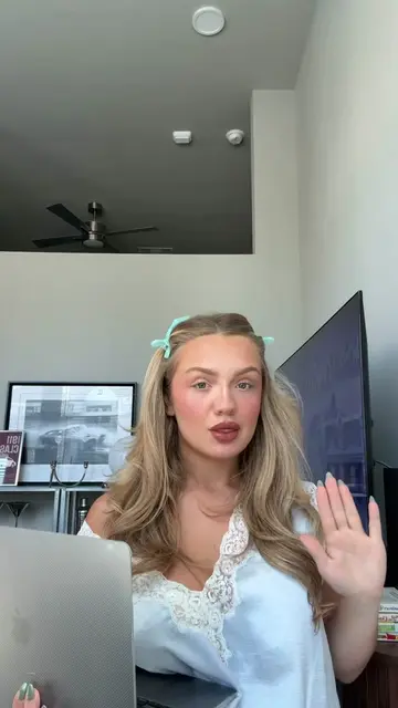 Income breakdown of a 22 year old girl who post on social media & works full tim