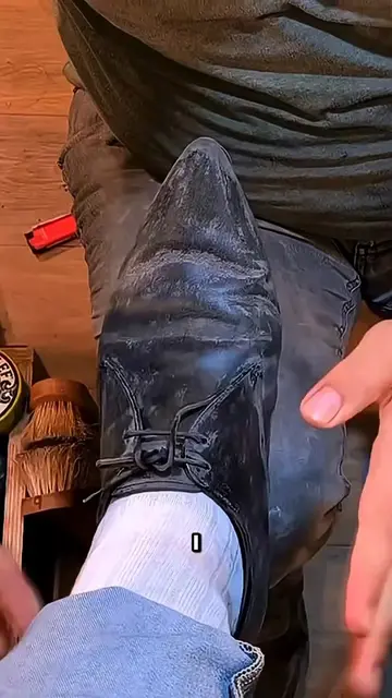 #asmr #leathercleaning #asmrcleaning #shoecleaner 