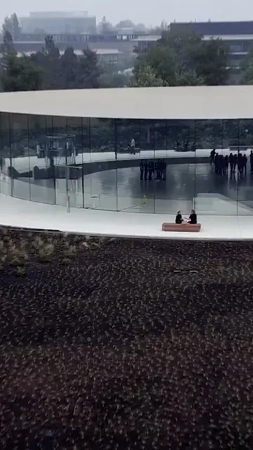 I visited Apple Part last week for WWDC and get to see this building in real lif