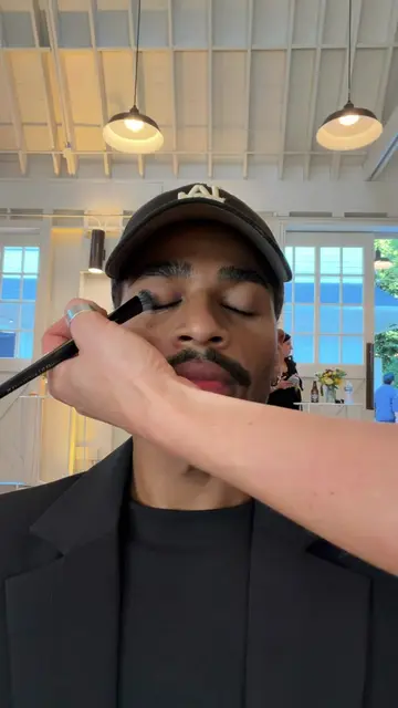 sexy bedroom eyes in 20 seconds #makeuptutorial @COVERGIRL 