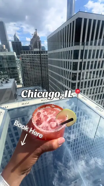 Rooftop bar & amazing city views🤩🔥 #tiktokgorisingstarsl2 #chicago #hotels #tr