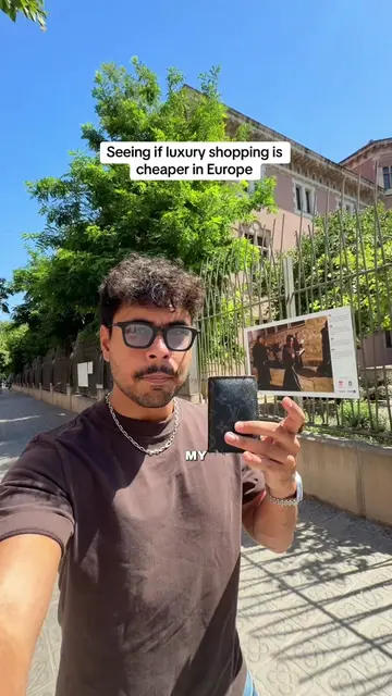 My wallet is falling apart, so today we’re going shopping in Spain. Full  unboxi