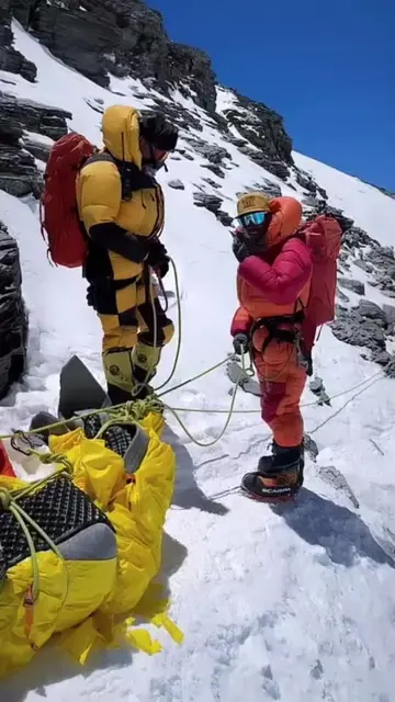Mountai  Rescue by Nepali Sherpa  #mountainrescue #mountain #climbers #reel 