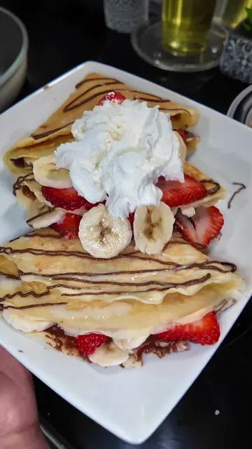 🍓🍌🥞 Homemade Crepes with Nutella 🤤✨.   For the first time ever, I decided to