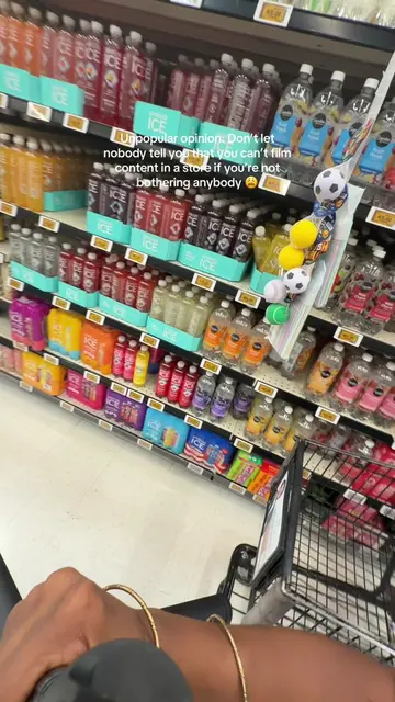 😂😂😂😩 I was so mad yall I’m happy the other 2 workers stood up for me! @Alber