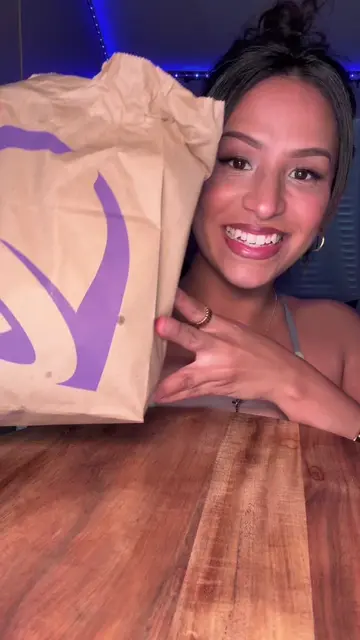 The setup is giving “I ordered way too much” 😂🌮 @tacobell #mukbang #mukbangvid