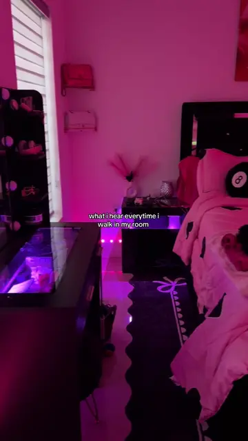 Hey, what can I say 🎀✨#fyp #pinkroomdecor #pinkroom #bedroomdecorideas 