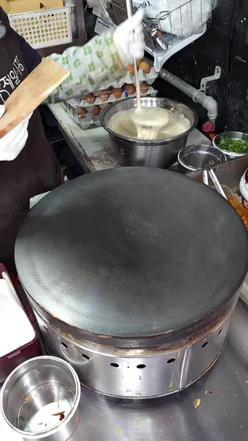 Popular Korean Giant Crepe   #streetfood #food #foodie #mukbang #yummy #tiktokfo