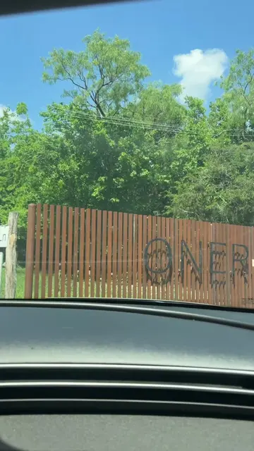 Onera amentitiessss…. I felt like I was at a safari in Texas #texas #fredericksb