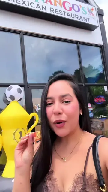 Probando este restaurante mexicano en Duncan SC 🇺🇸👀 nos atendió un robot 🤖 @