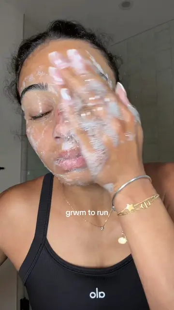 I filmed this literally 2 seconds after waking up but … the usual pre run routin