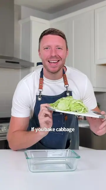 Say “YUM” if you would eat this Healthy Low Carb Cabbage Spaghetti 🍝🤤🙌 What y