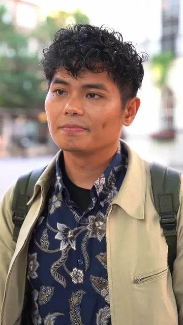 Where is he from? #southeastasia #learntiktok #streetinterviews #indonesia🇮🇩 