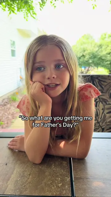 Who should get the gift?! 🤣🤣👏 #FathersDay #comedy #family @Joe.Booth 