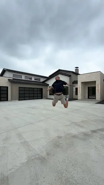 THIS IS THE HOUSE… DM Me 📩 - Pricing - ◇ Estimated Downpayment In Video◇ ◇ Buil