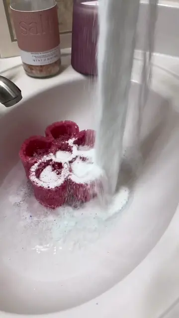 ⸝⸝ squeezes at :10 𑣲 water and roma squeezes from @🌸 Annie 🌸  @ar_cleaning🫧 