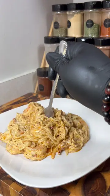 Creamy Tuscan Shrimp Fettuccine Ingredients: •	1 lb large shrimp, peeled and dev