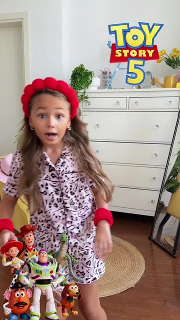 🧸 “Places, everybody! Andy’s coming!” 🤠✨ OOTD ➜ Toy Story 5 Would Jessie appro