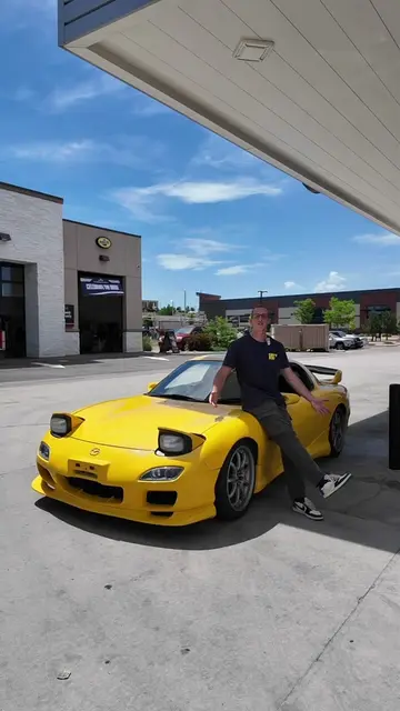 How to put gas in a rotary powered FD RX7 - Premixing. #mazda #rx7 #rotaryengine