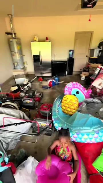 Hey my loves here’s us putting our at home gym together day by day for 12 days �