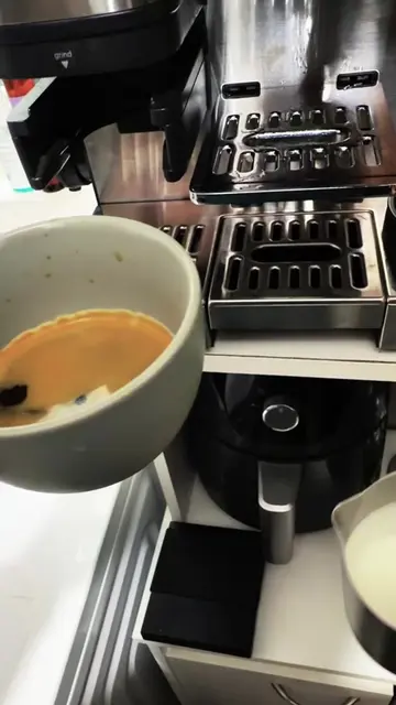¿Te cuesta hacer arte latte porque tu espuma queda con burbujas gigantes? ☕️🥛 E