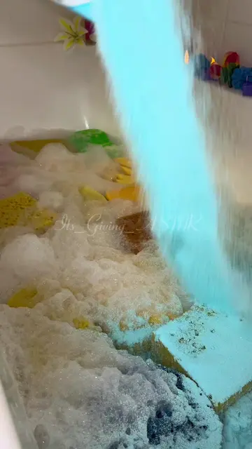⸝⸝ squeezes at :08 𑣲  tub squeezes from @Its_Giving_ASMR  𖦹 ty for your reques