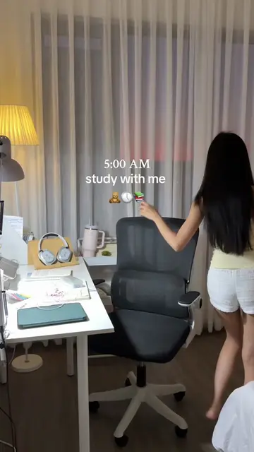 study with me at 5AM 🕔  the weather is so hot these days 😭  #study #studymotiv