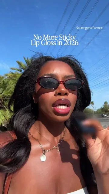 #NeutrogenaPartner I can’t get over how glossy this @Neutrogena  lip oil is! Pro