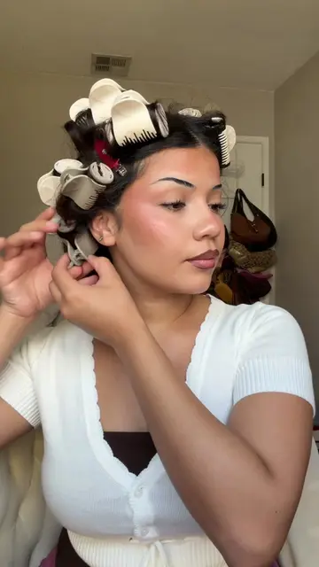 i love hot rollers smmmm <3 #hotrollers #hairinspo #curlyhair