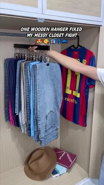 “This hanger holds up to 20 pieces in one spot 🤯✨ comment ‘CLOSET’ if you want 