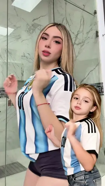 Wait… why is this kid dancing exactly like Karen Torres? 😂🔥 Using Kling AI Mot