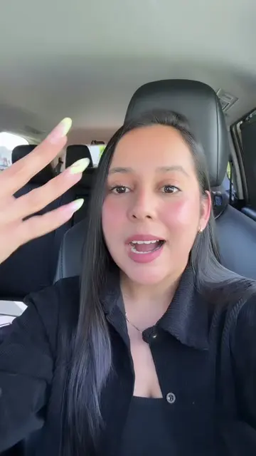 Mi cita de uñas 💅🏼 con @✨🐝🌸𝓜𝓪𝓲𝓫𝓮𝓽𝓱🐝🌸✨ una venezolana 🇻🇪 en Greenv